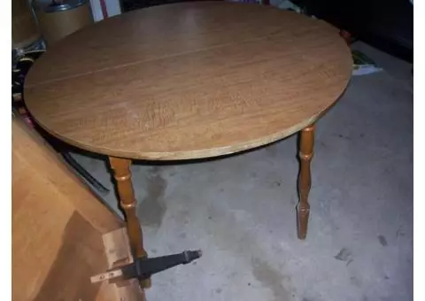 round  table  wood style  53 x 41 x28.5
